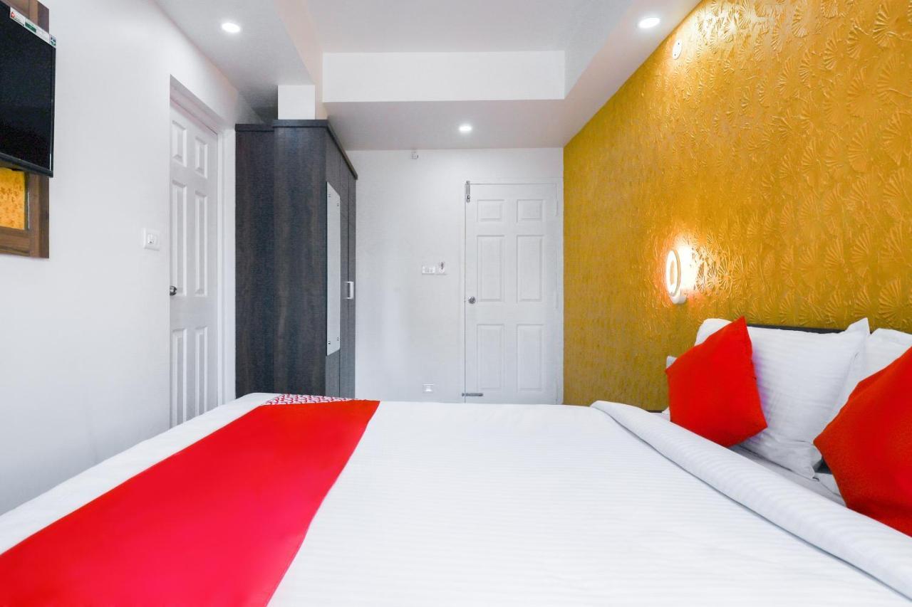 Capital O 71307 Feathers Hotell Kochi Eksteriør bilde